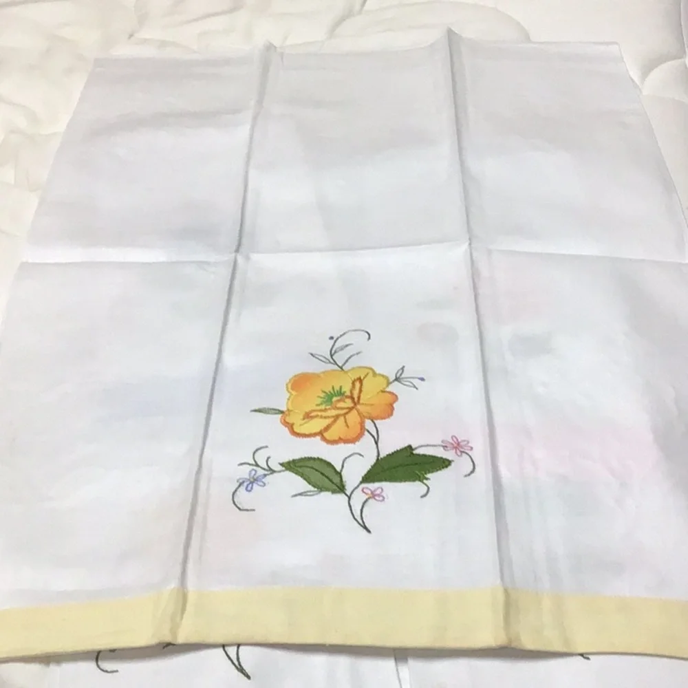Floral Embroidered Hand Towels Vintage